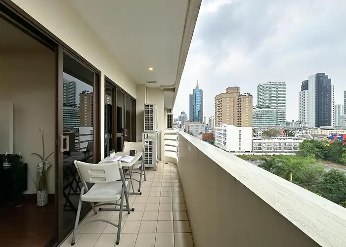 Vibrant Modern 57 Sqm - Ultra Fast Wifi - Bts Thonglor 아파트 방콕